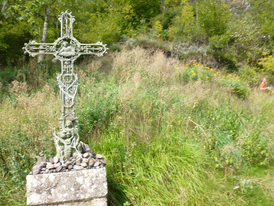Chemins de croix sur le grand trail du St-Jacques
