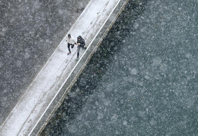 Courir dans le froid et de nuit