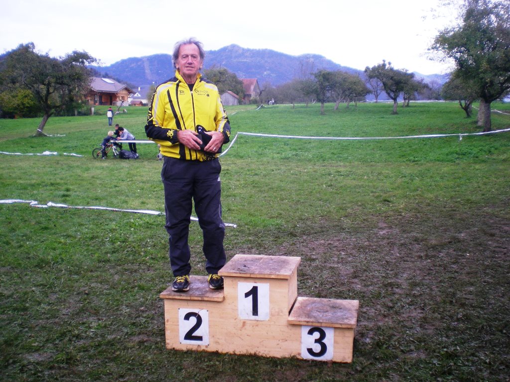 Jean-Claude sur le podium à Marcellaz !